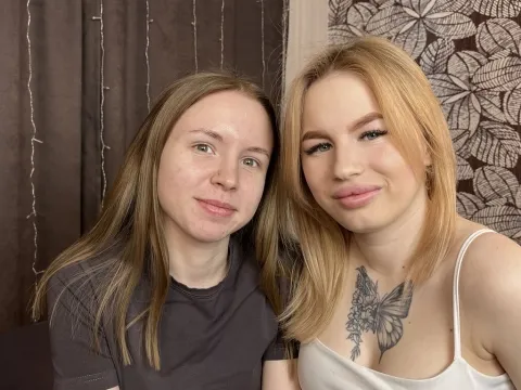 Live porn cam model ElwynaAndLora on Live Sex Awards