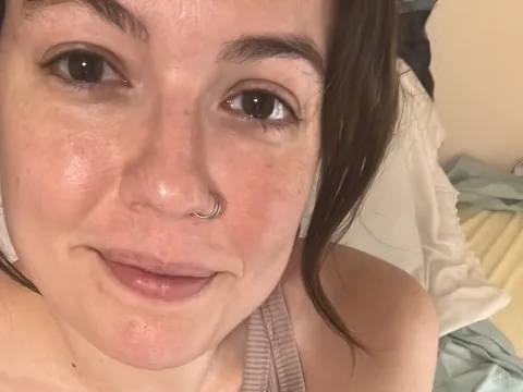 Live porn cam model Flirtyandfunn on Live Sex Awards