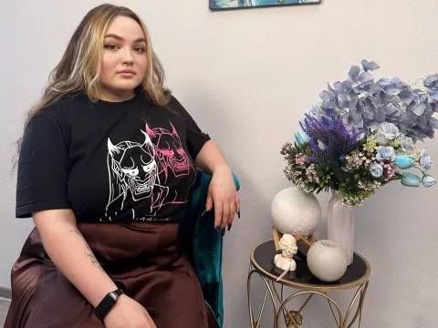 Live porn cam model IsabelLewin on Live Sex Awards