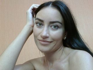 Live porn cam model JuliaRadu on Live Sex Awards