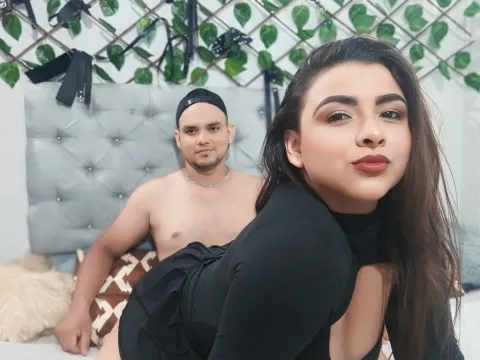 Live porn cam model LanahAndBob on Live Sex Awards