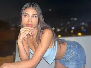 Live porn cam model MaddieParisi on Live Sex Awards