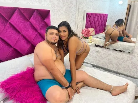 Live porn cam model MaxiAndViollet on Live Sex Awards
