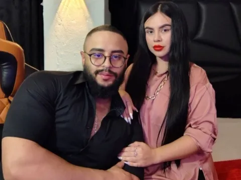 Live porn cam model MaximoAndRosse on Live Sex Awards