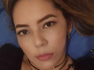 Live porn cam model RaquellMendoza on Live Sex Awards